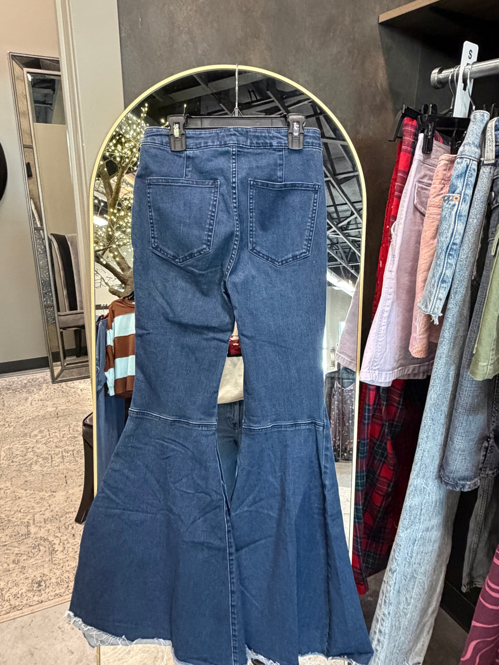 Free People We The Free Bell Bottom Jeans – Size 27 | Pre-Loved