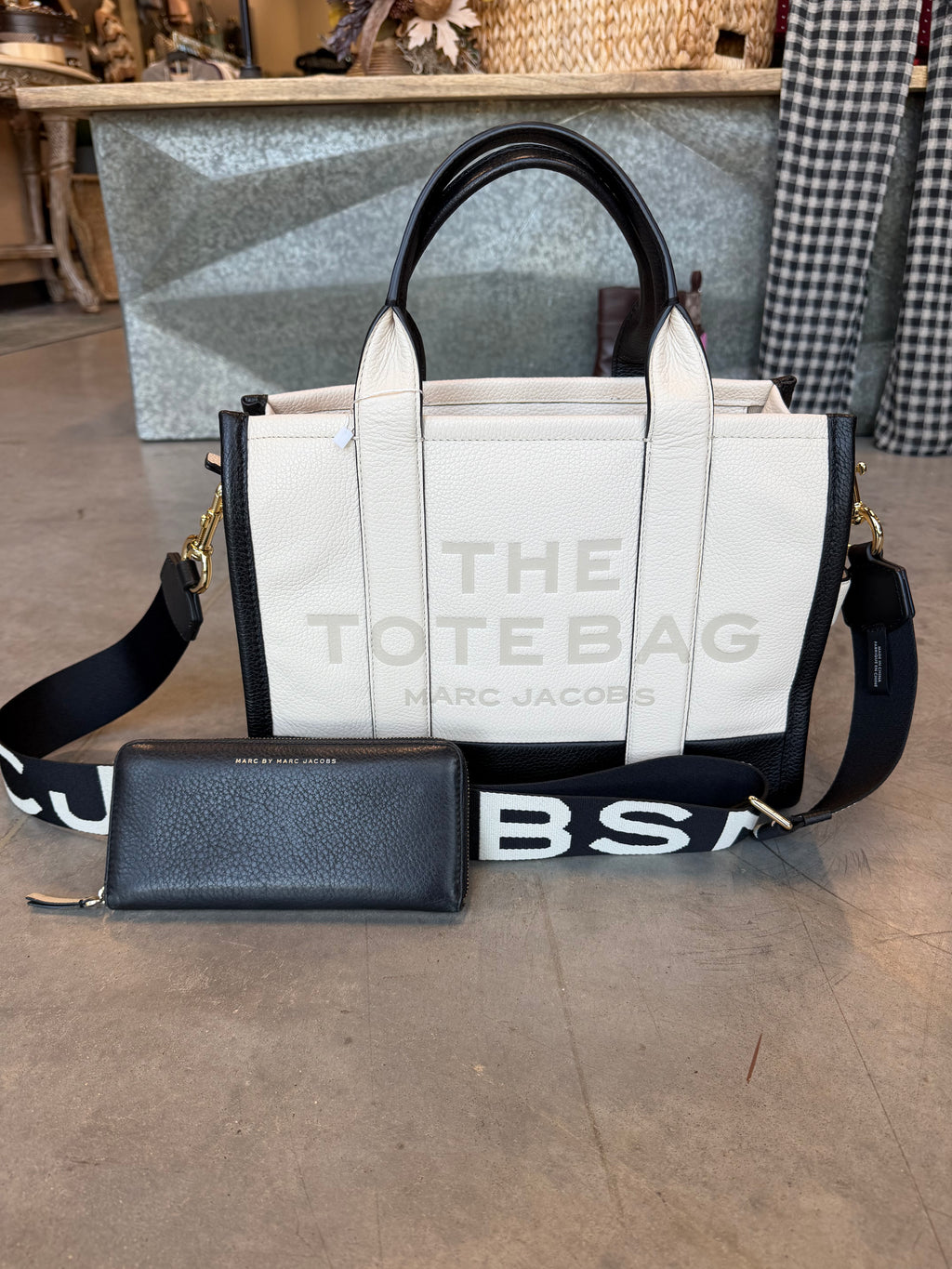 Marc Jacobs Colorblock Medium Leather Tote Bag – Pre-Loved