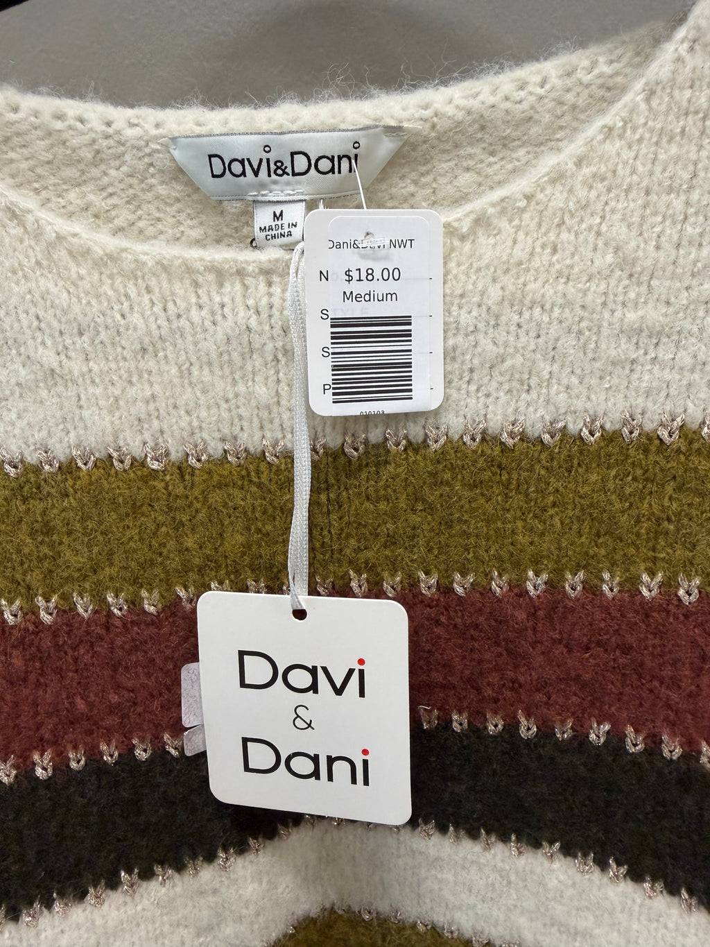 Dani&Davi NWT Sweater, Medium