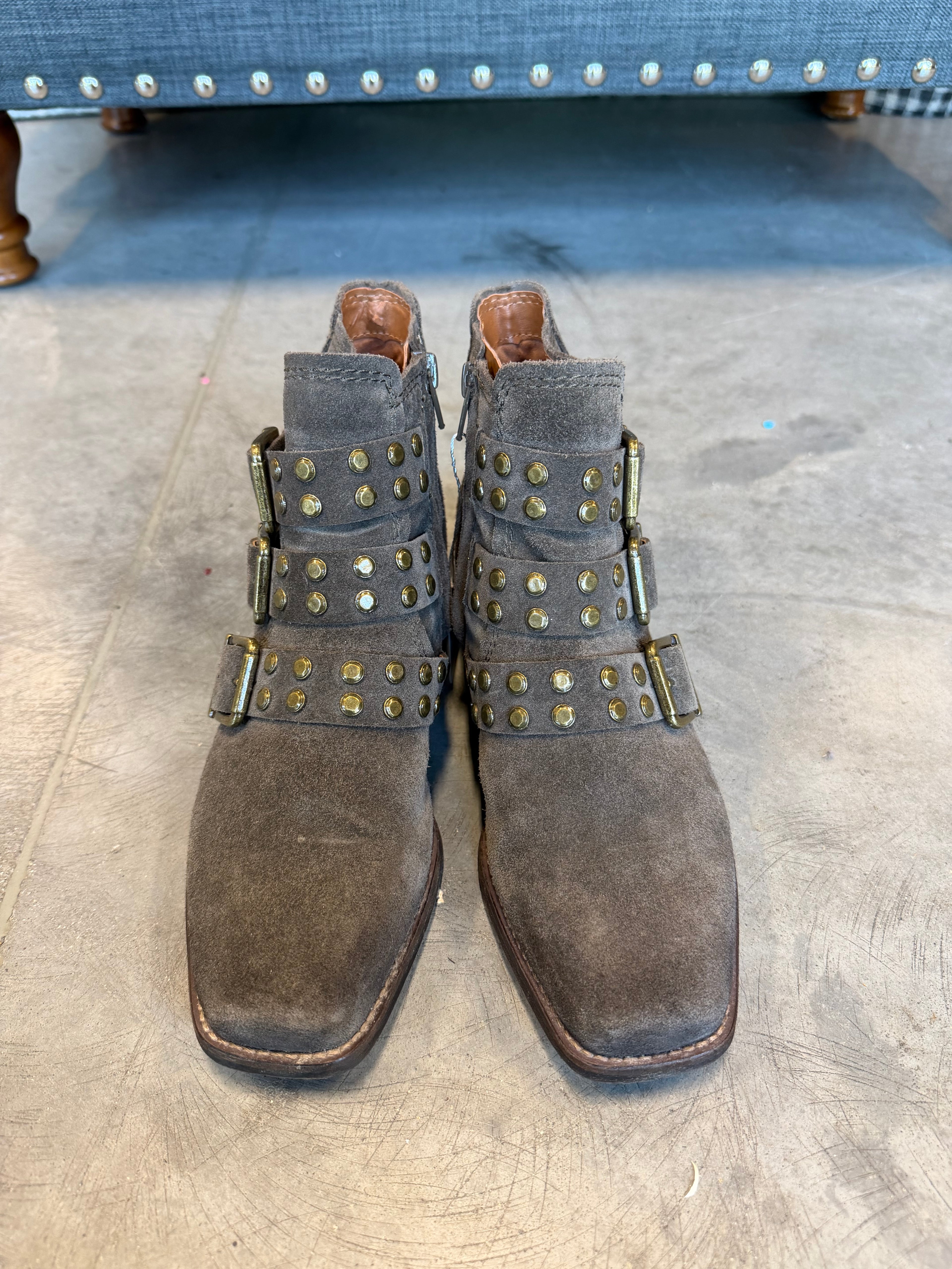 Zodiac Shoes, 7.5
