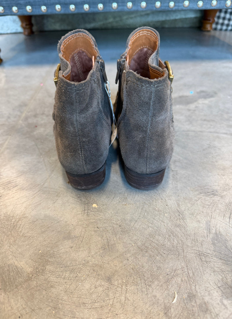 Zodiac Shoes, 7.5